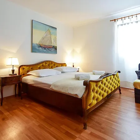 Appartement 3 Bedroom Amazing In Split