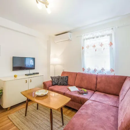 3 Bedroom Amazing In Apartment Split