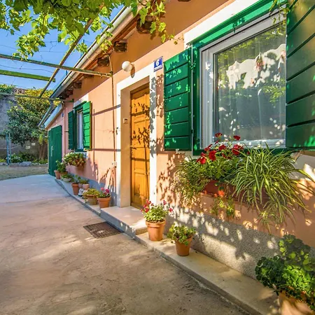 Apartment 3 Bedroom Amazing In *